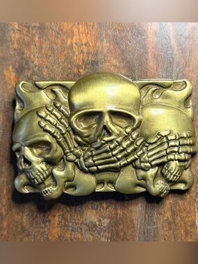 See No Evil, Hear No Evil, Speak No Evil" three-skull belt buckle